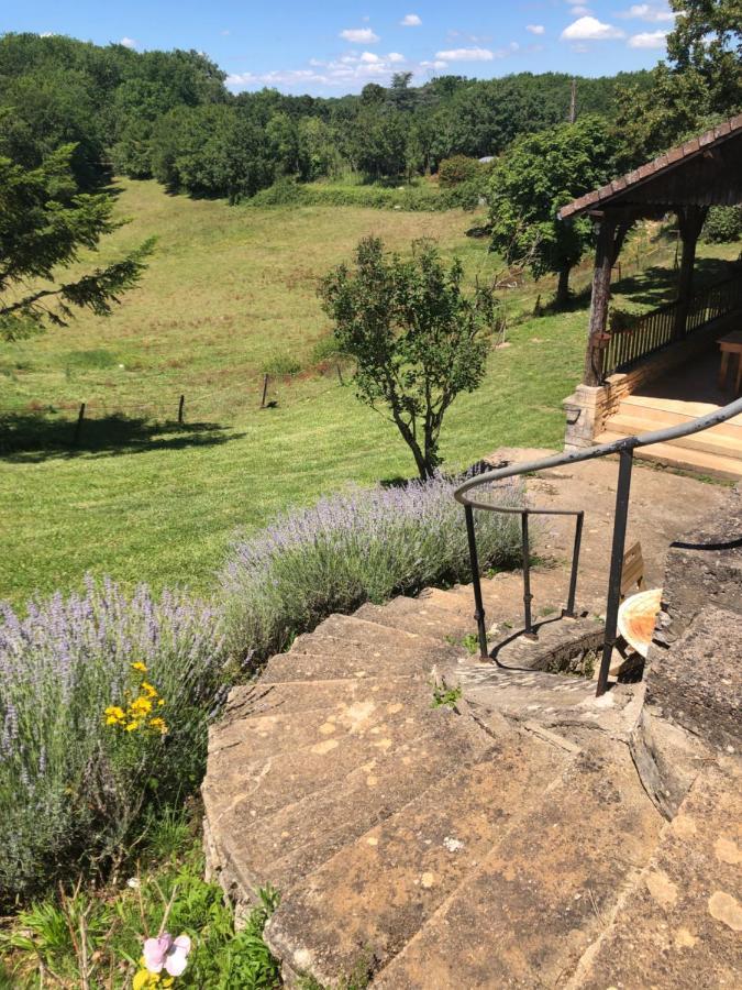 Chambre familiale à la ferme de la truffe Cuzance Exterior foto