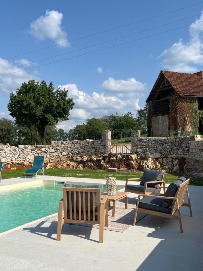 Chambre familiale à la ferme de la truffe Cuzance Exterior foto
