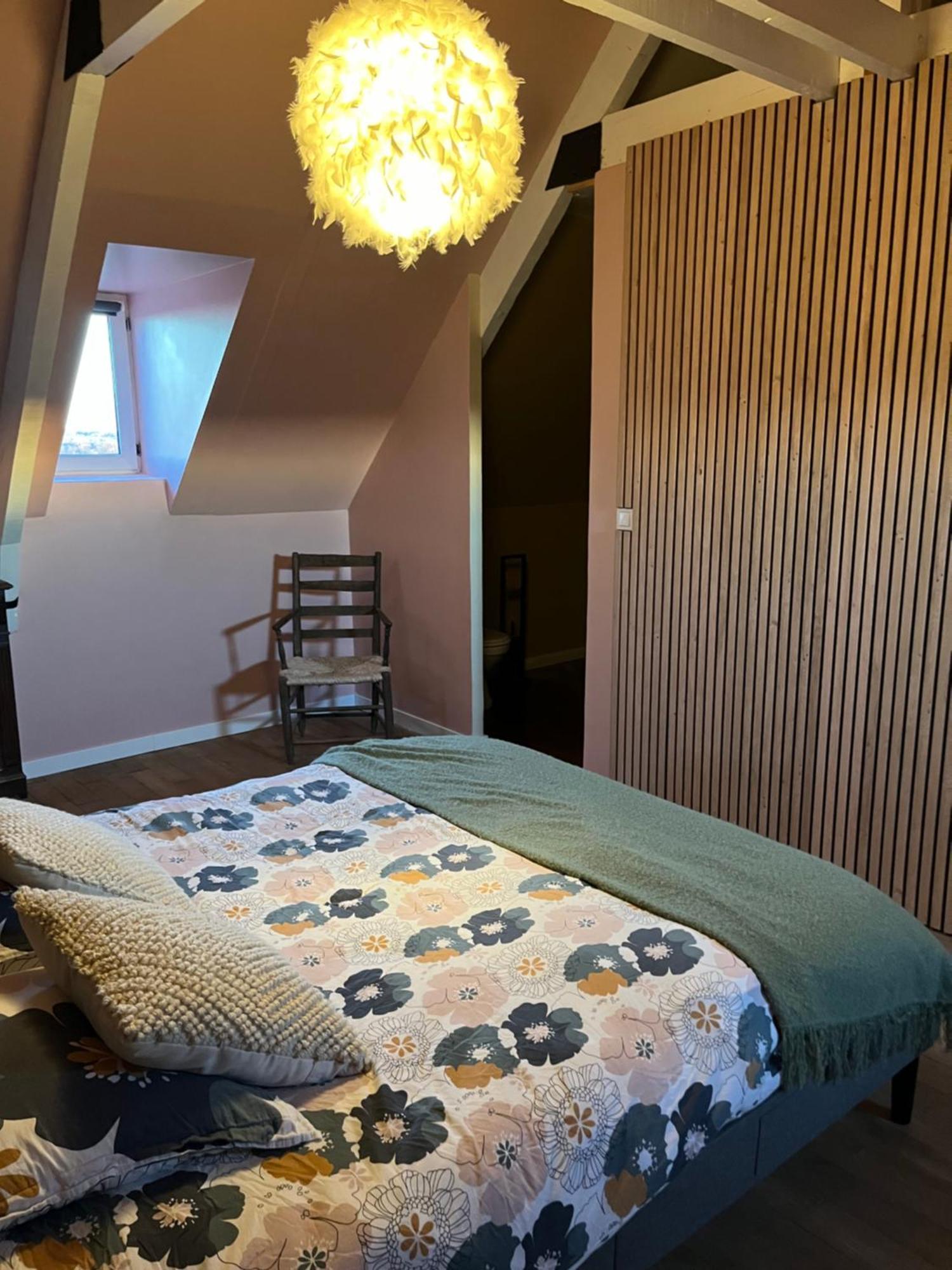 Chambre familiale à la ferme de la truffe Cuzance Exterior foto